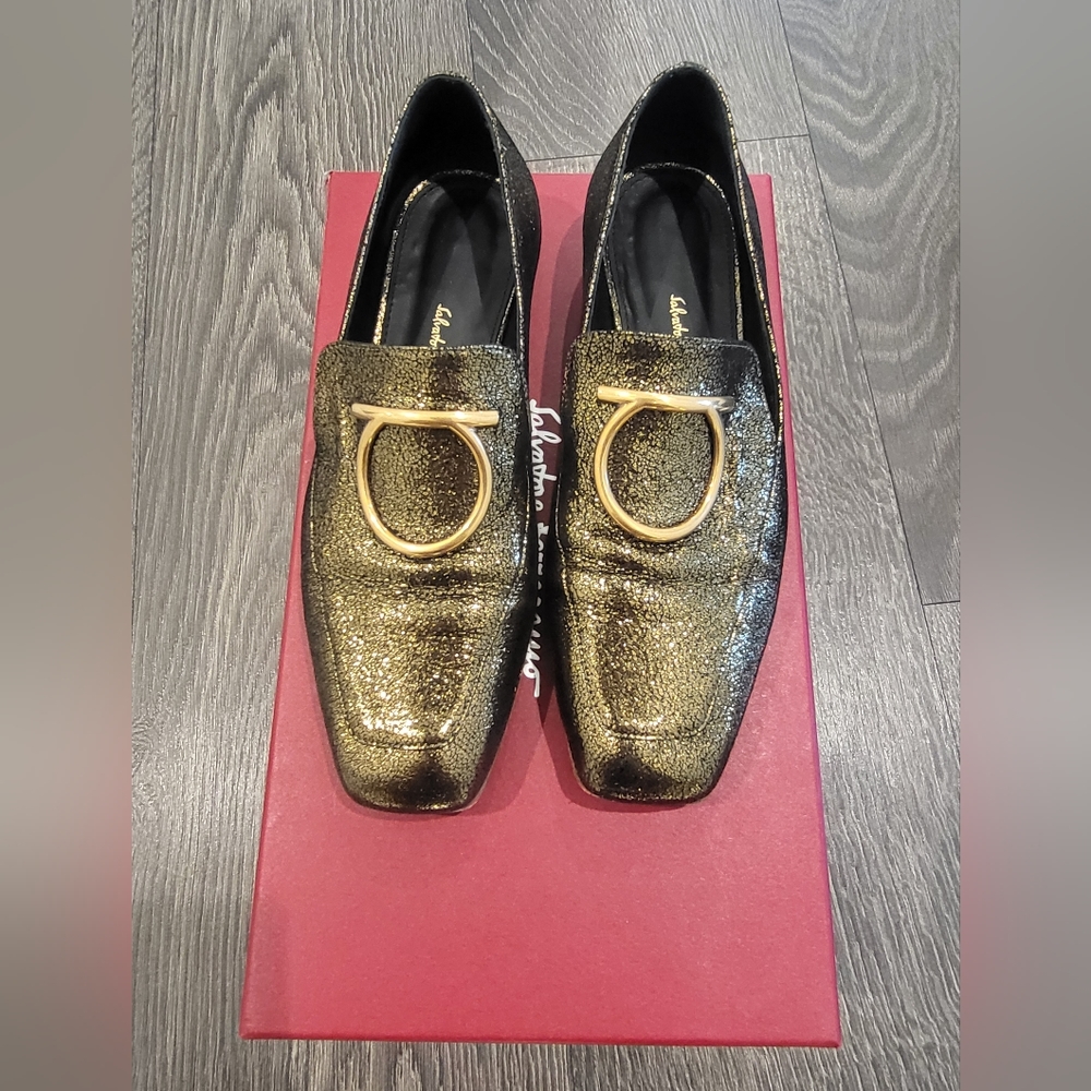 Excellent condition Ferragamo loafer flats Size 5